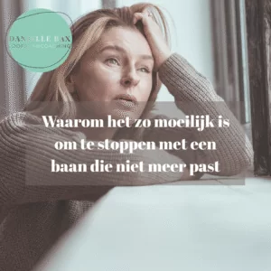 vrouw overweegt te stoppen met werk dat niet meer past
